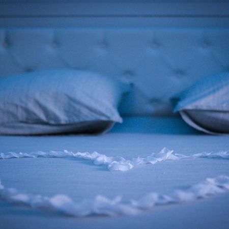 Nuit Vip Spa Sauna Privatif Le Rove Eksteriør billede