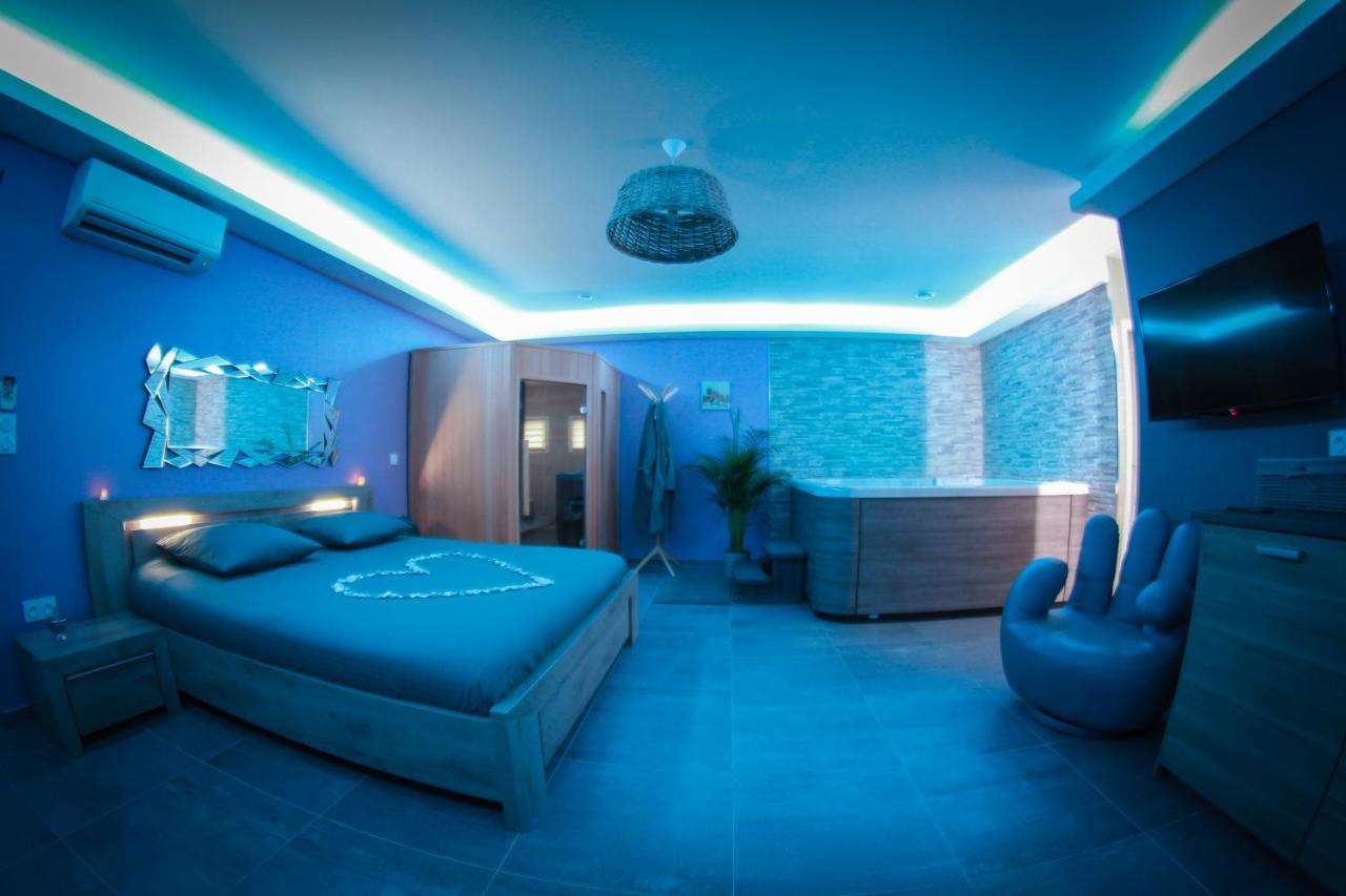 Nuit Vip Spa Sauna Privatif Le Rove Eksteriør billede