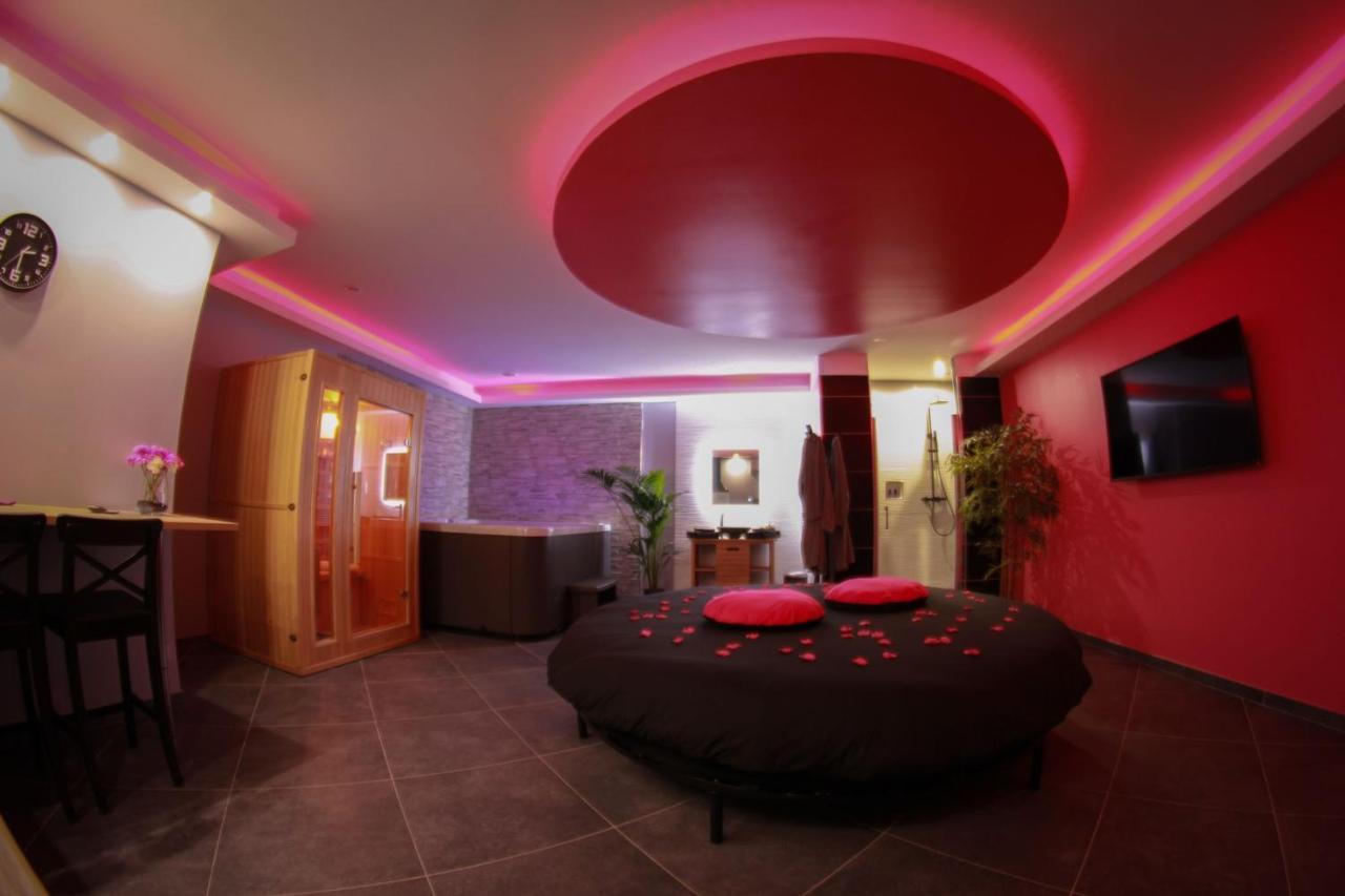 Nuit Vip Spa Sauna Privatif Le Rove Eksteriør billede